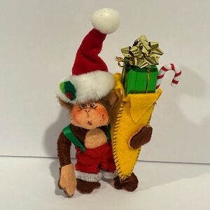 Annalee Felt Doll Christmas Monkey W/Banana & Presents 2008! ~5” Posable!